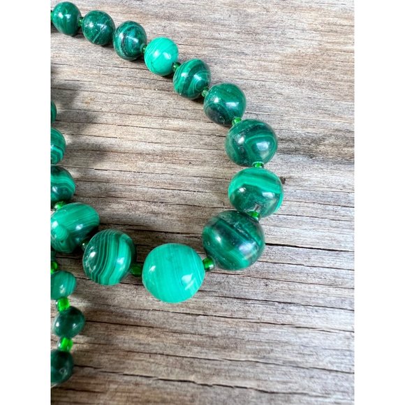 Vintage 24" Graduated Green Malachite Bead Necklace - Picture 5 of 7